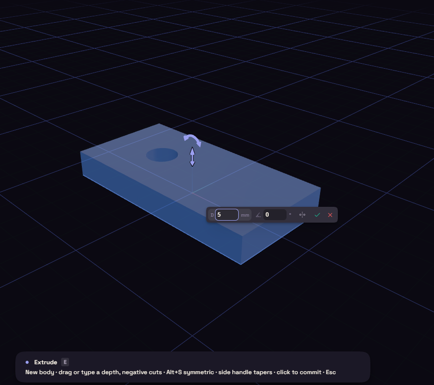 The extrude arrow with the plate previewed